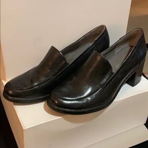 Aerosoles leather heeled loafer